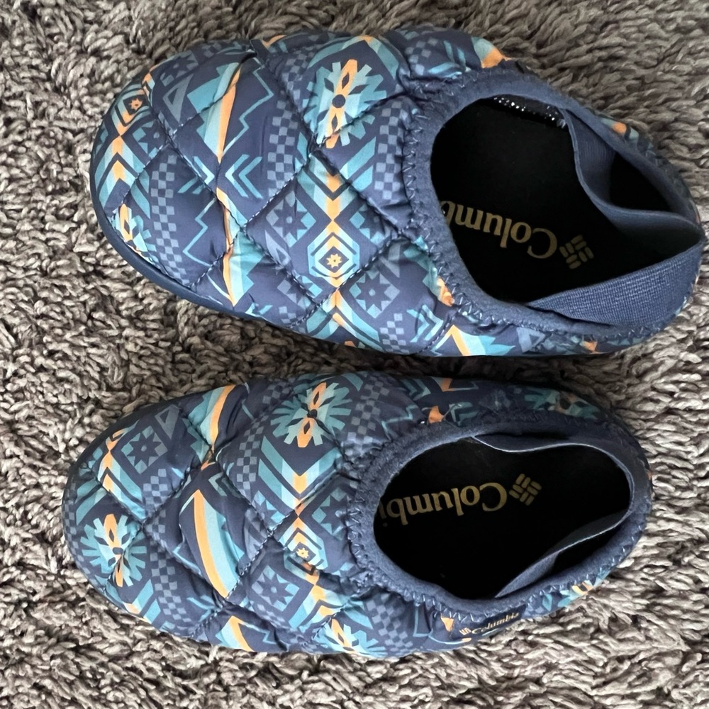 Columbia Kids Navy Quilted Slip-On Slippers with Teal & Orange Accents